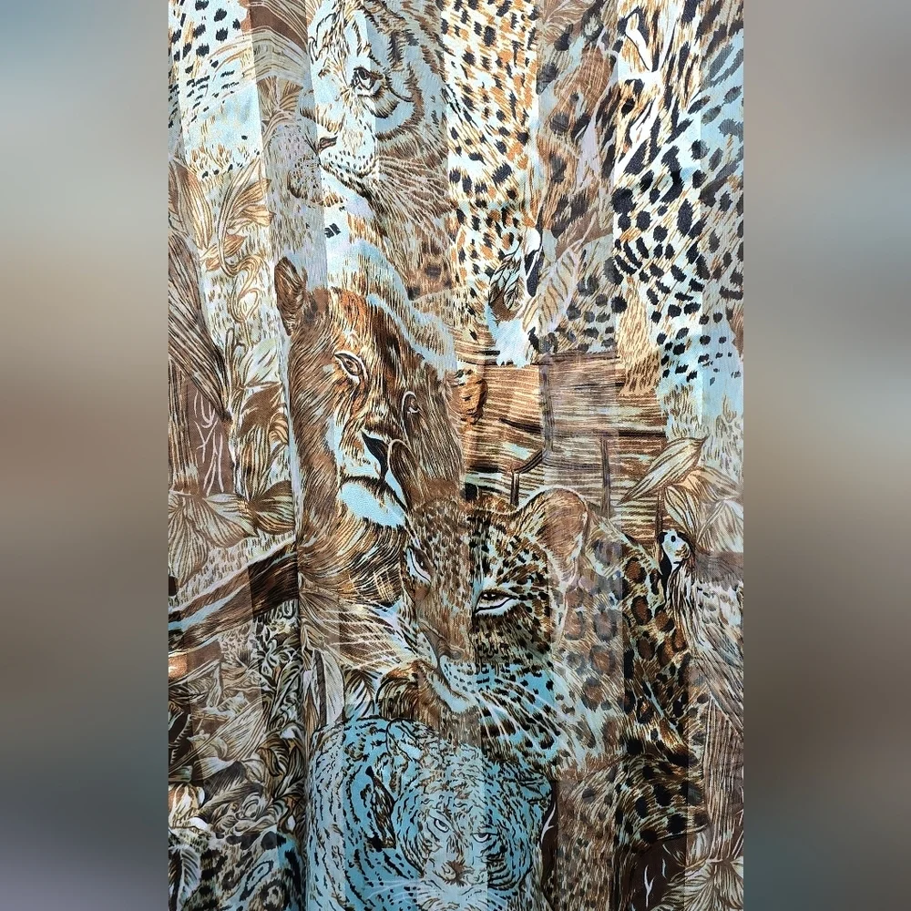 Gorgeous Trendy Animal Print Lion Tigers & Cheetah Neutrals Scarf 44 x 43